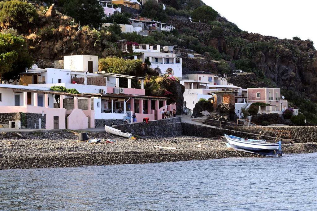 Mare & Vento vacanze in barca a vela Isole Eolie Alicudi