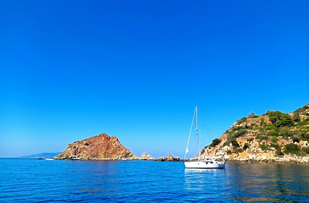 weekend 6 7 Luglio in barca a vela a Ponza e Palmarola